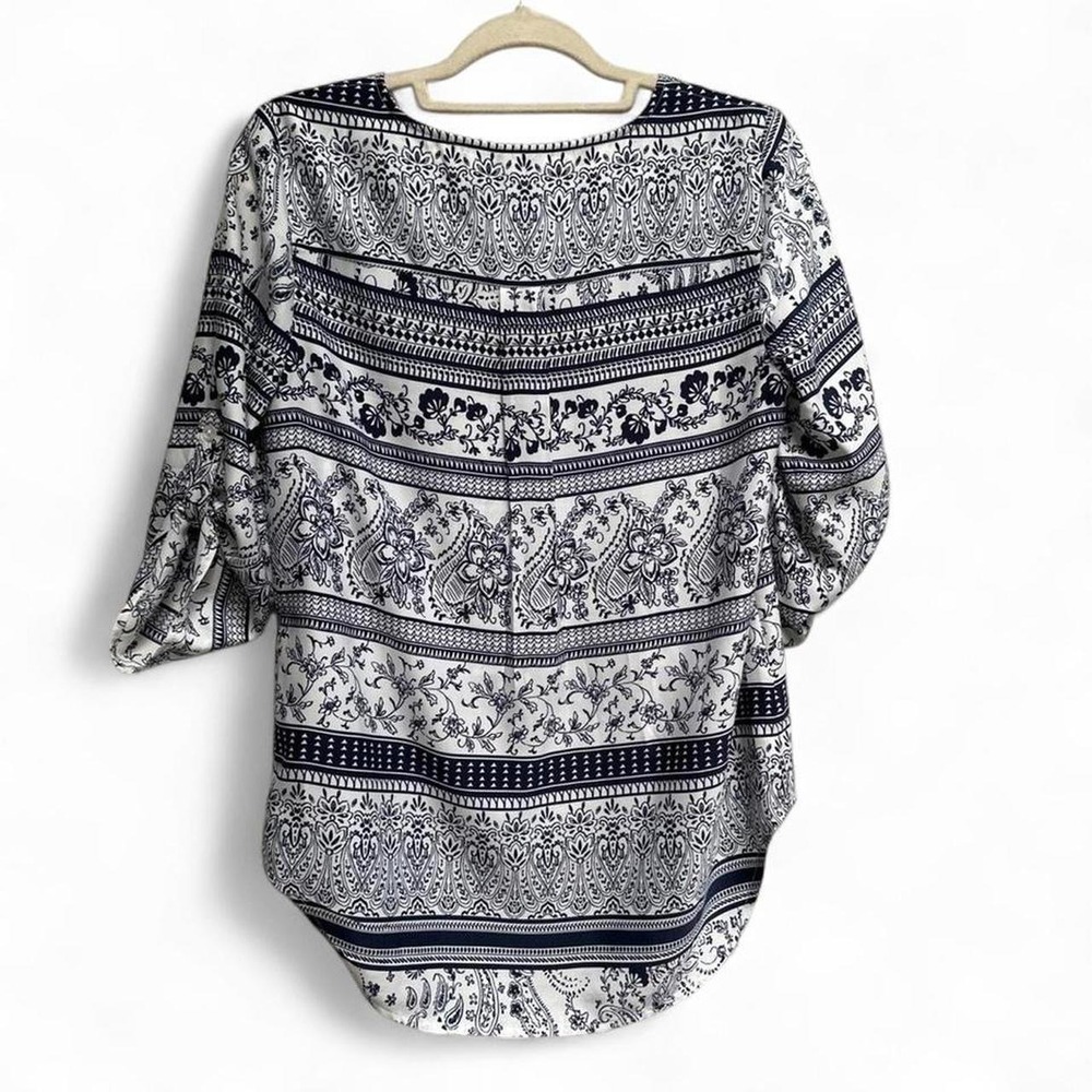 Chicos Paisley Vacation Casual Elevated Chic Quiet Luxury - Picture 2 of 3